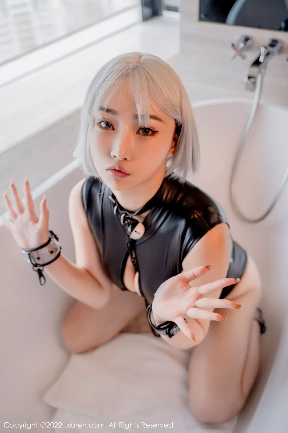 秀人集.com_[XiuRen秀人网]No.5272_模特西门小玉私房浴室黑漆皮死库水粘稠液体湿身撩人诱惑写真68P