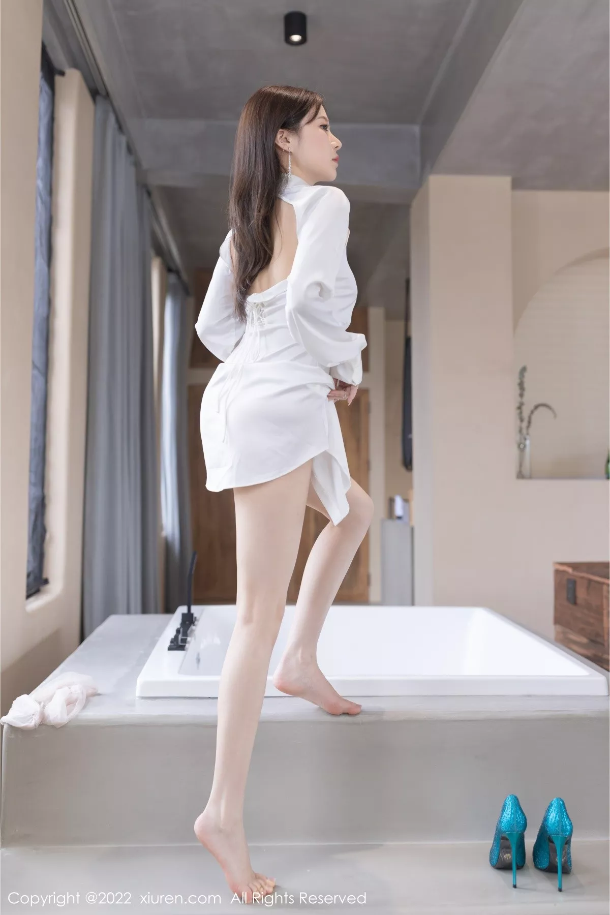 秀人集.com_[XiuRen秀人网]No.5286_模特鱼子酱Fish云南旅拍性感白T配超薄肉丝秀婀娜身姿诱惑写真80P