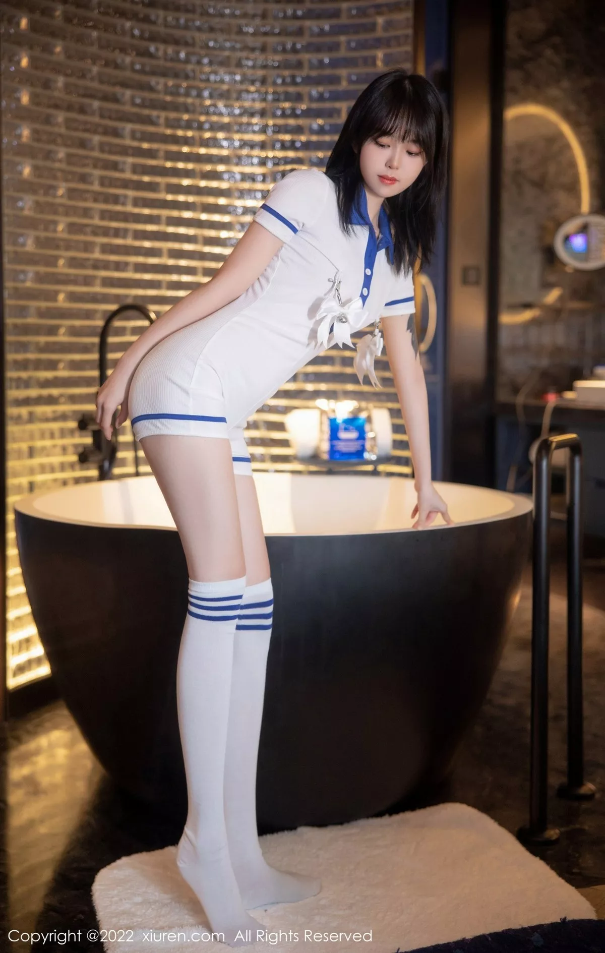 秀人集.com_[XiuRen秀人网]No.5291_模特奶瓶性感白色水手服饰配白色长袜秀苗条身材迷人美腿写真88P