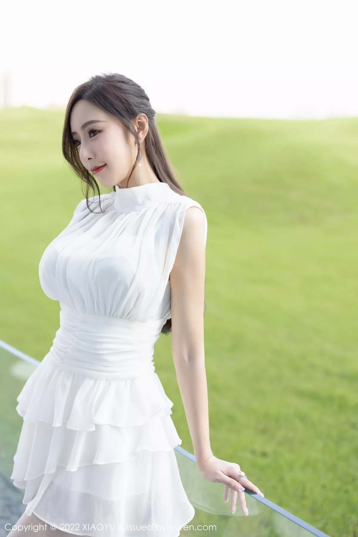 秀人集.com_[XiaoYu画语界]Vol.822_女神王馨瑶yanni性感白色连衣裙配开档白丝露蕾丝内衣诱惑写真84P