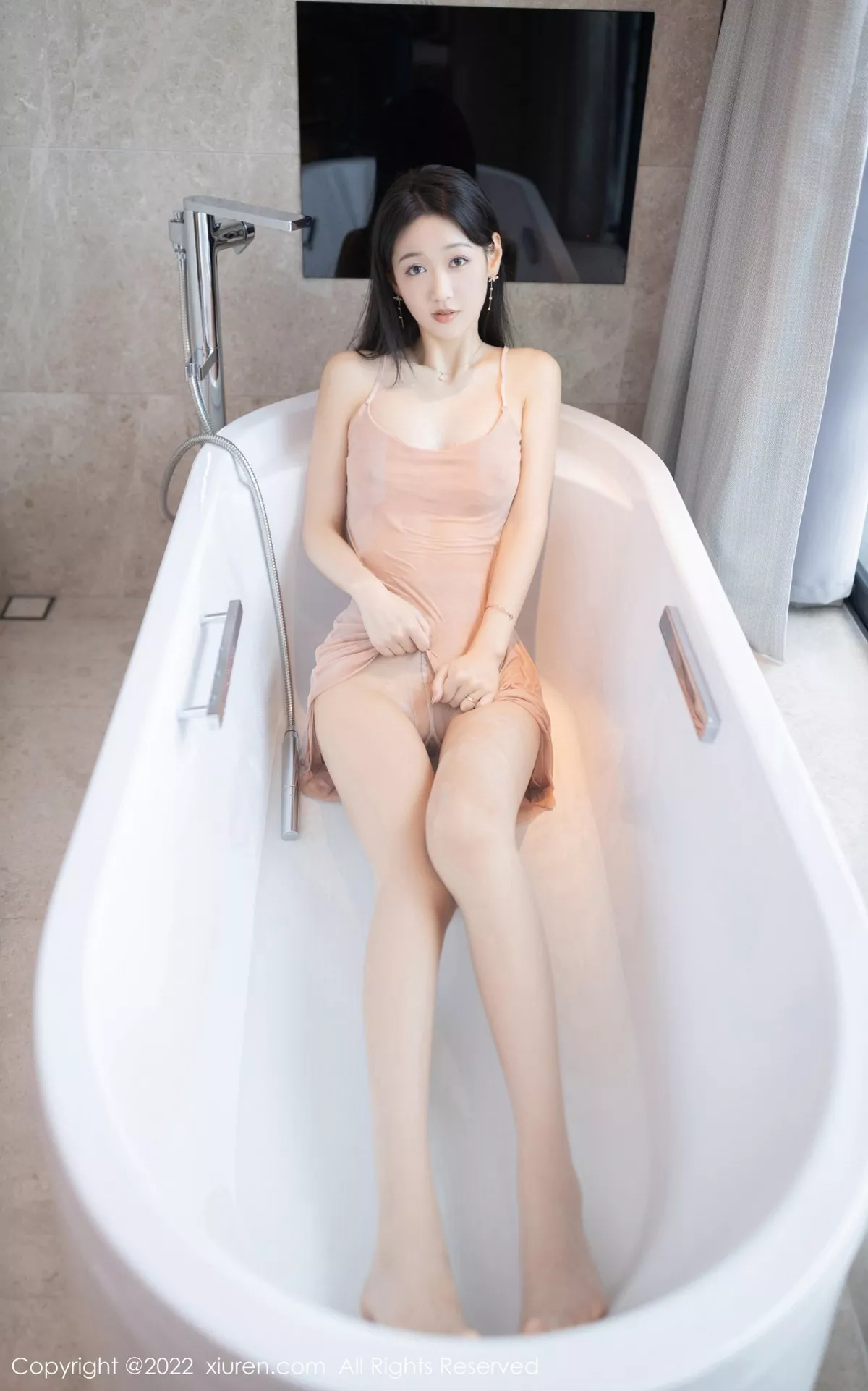 秀人集.com_[XiuRen秀人网]No.5293_模特唐安琪云南旅拍性感轻透薄纱连衣长裙配超薄肉丝诱惑写真77P