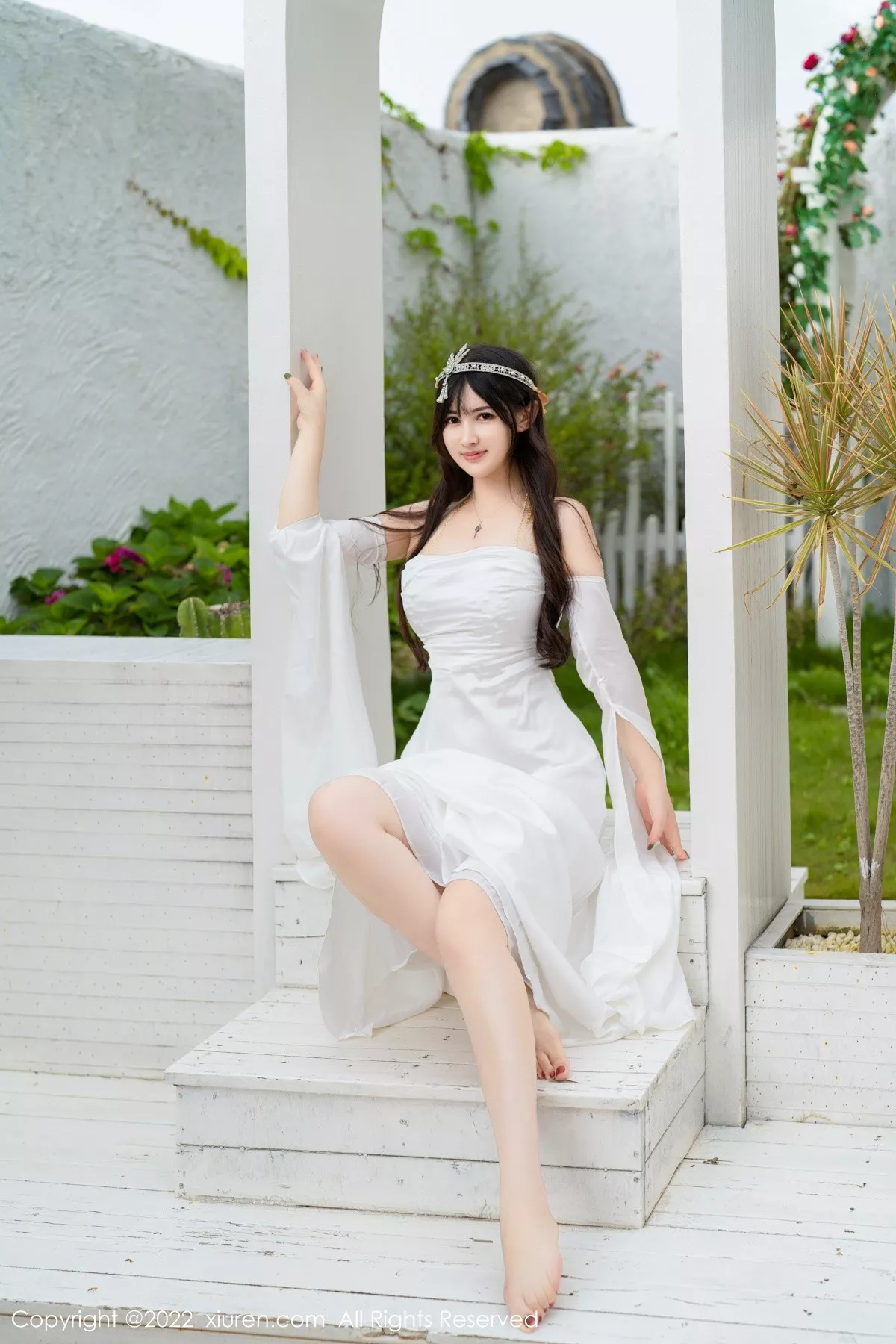 秀人集.com_[XiuRen秀人网]No.5288_模特诗诗kiki大理旅拍白色露肩长裙秀诱人金色内衣惹火诱惑写真59P