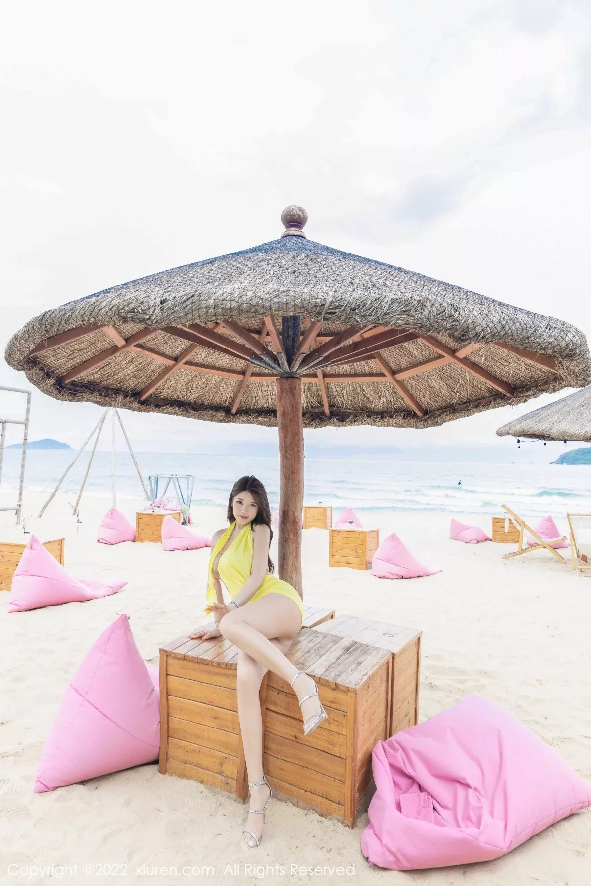 秀人集.com_[XiuRen秀人网]No.5292_模特小海臀Rena万宁旅拍户外性感黄色连衣短裙秀翘臀诱惑写真66P