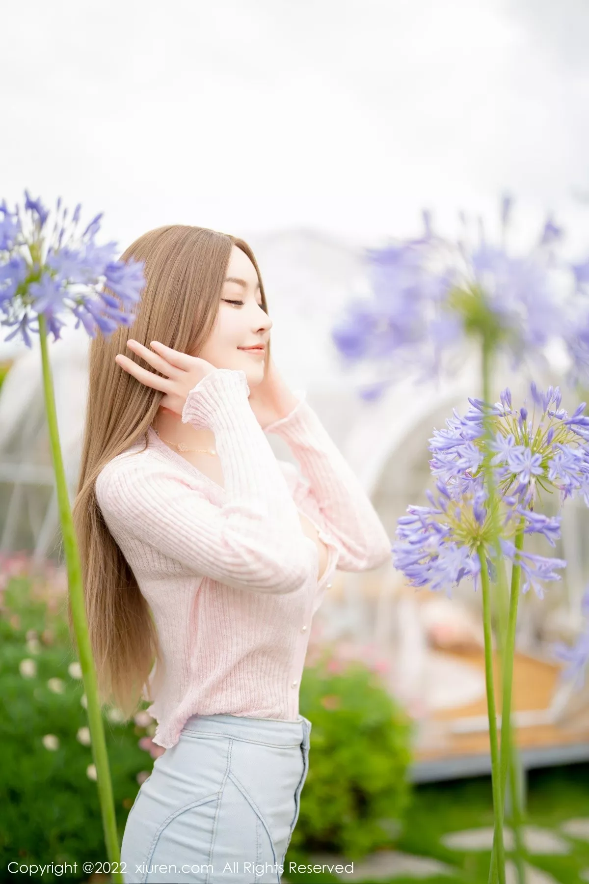 秀人集.com_[XiuRen秀人网]No.5295_女神朱可儿Flora大理旅拍粉色上衣配超薄无内肉丝撩人诱惑写真71P