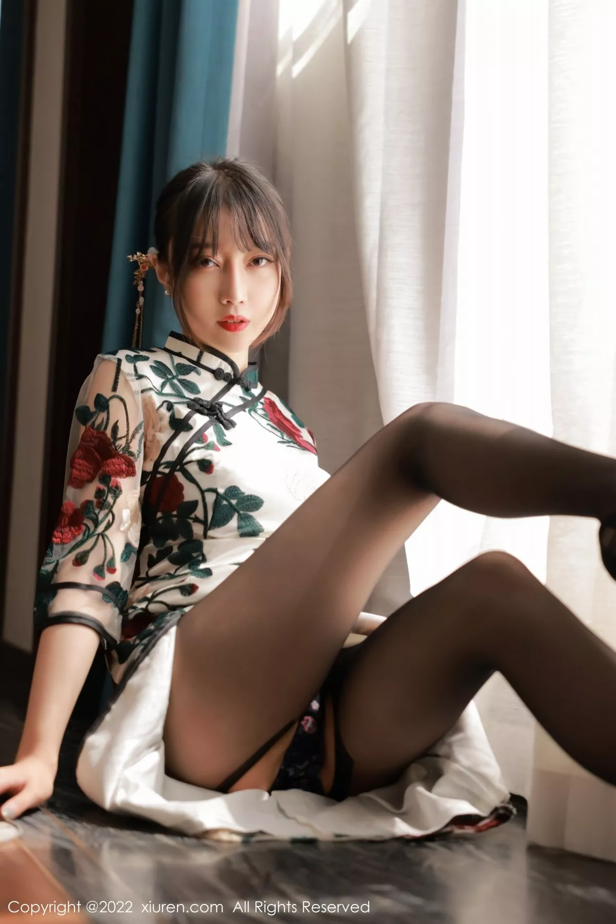 秀人集.com_[XiuRen秀人网]No.5199_模特玥儿玥er澳门旅拍半脱露黑色轻透内衣配超薄黑丝诱惑写真77P