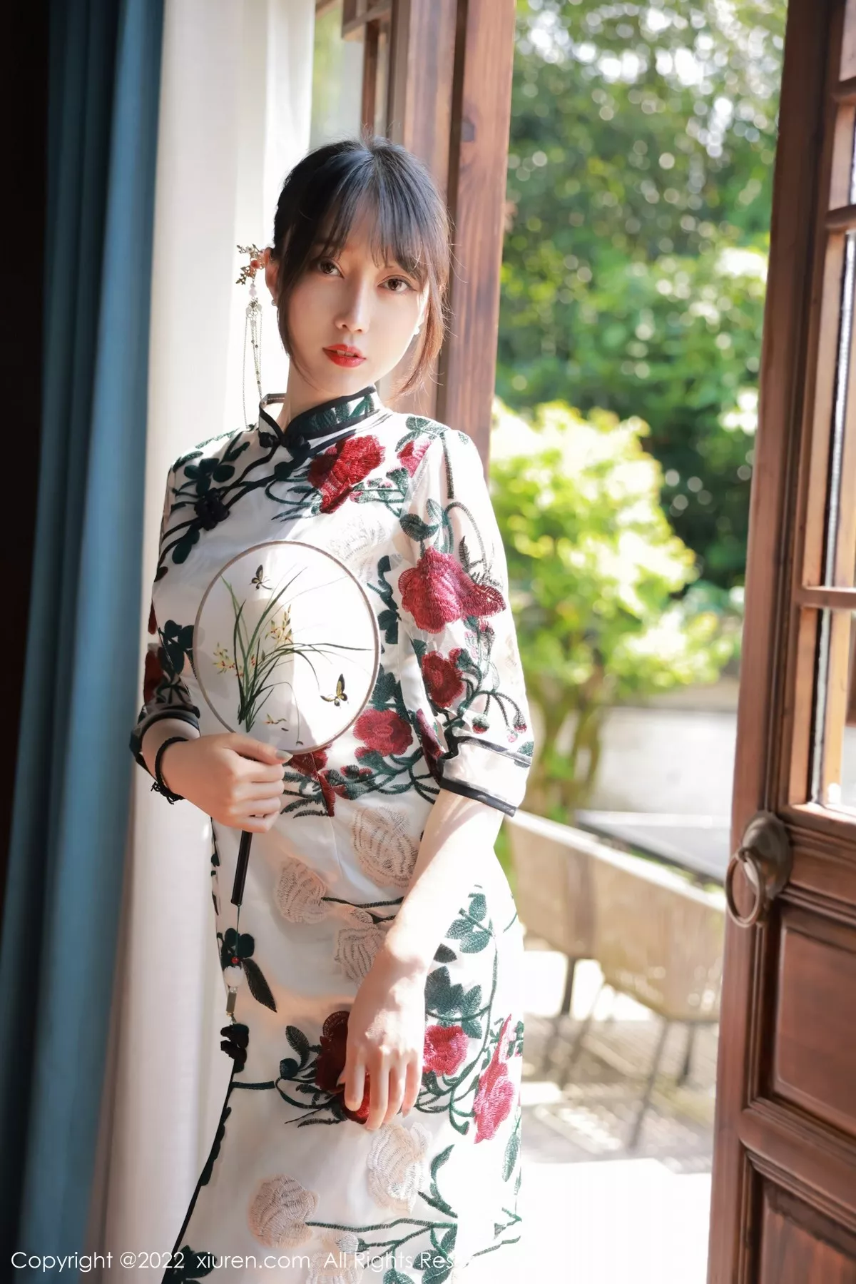 秀人集.com_[XiuRen秀人网]No.5199_模特玥儿玥er澳门旅拍半脱露黑色轻透内衣配超薄黑丝诱惑写真77P