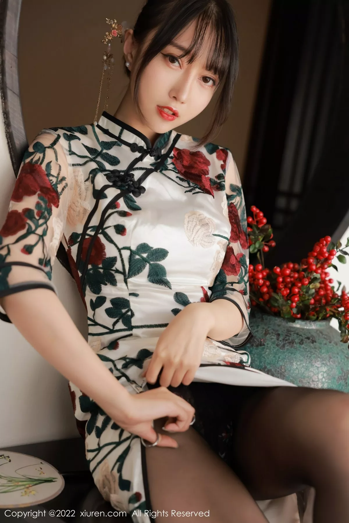 秀人集.com_[XiuRen秀人网]No.5199_模特玥儿玥er澳门旅拍半脱露黑色轻透内衣配超薄黑丝诱惑写真77P