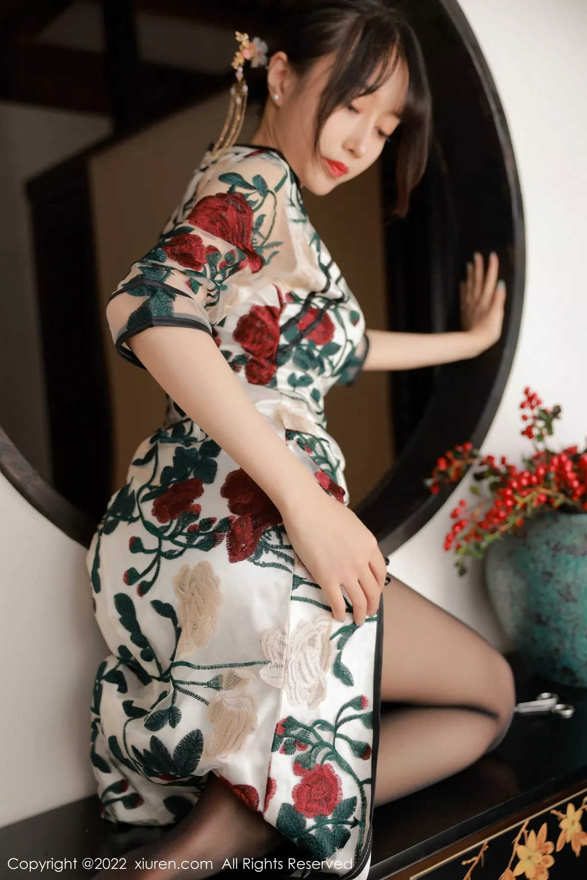 秀人集.com_[XiuRen秀人网]No.5199_模特玥儿玥er澳门旅拍半脱露黑色轻透内衣配超薄黑丝诱惑写真77P