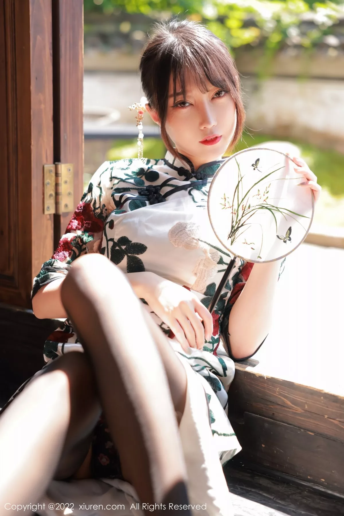 秀人集.com_[XiuRen秀人网]No.5199_模特玥儿玥er澳门旅拍半脱露黑色轻透内衣配超薄黑丝诱惑写真77P