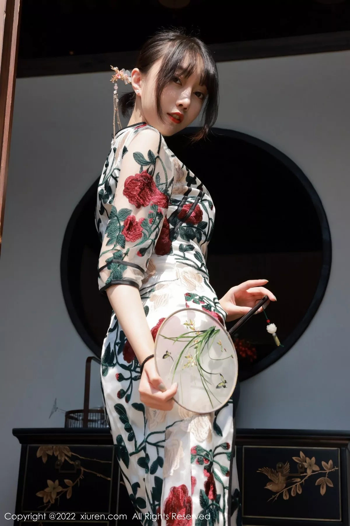 秀人集.com_[XiuRen秀人网]No.5199_模特玥儿玥er澳门旅拍半脱露黑色轻透内衣配超薄黑丝诱惑写真77P