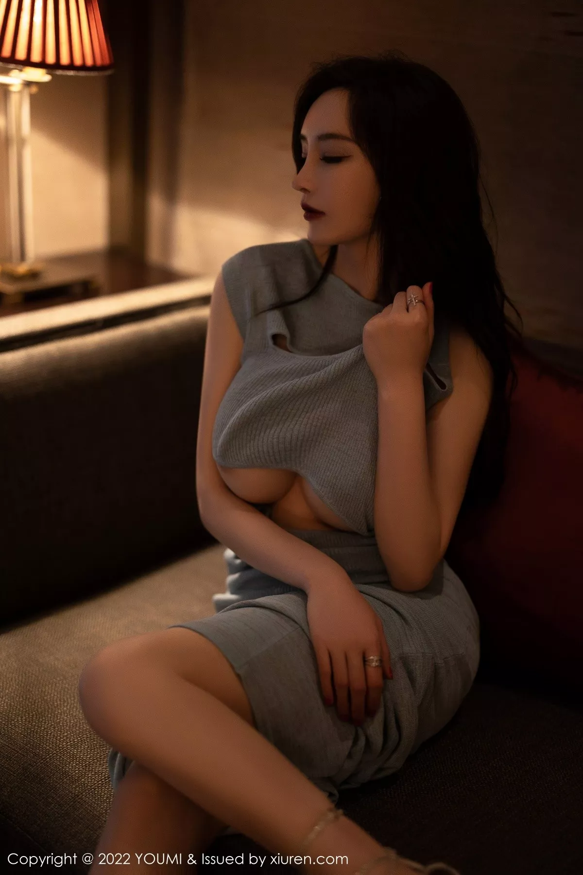 秀人集.com_[YouMi尤蜜荟]Vol.822_女神奶瓶土肥圆私房灰色镂空连衣长裙半撩秀翘臀迷人诱惑写真75P