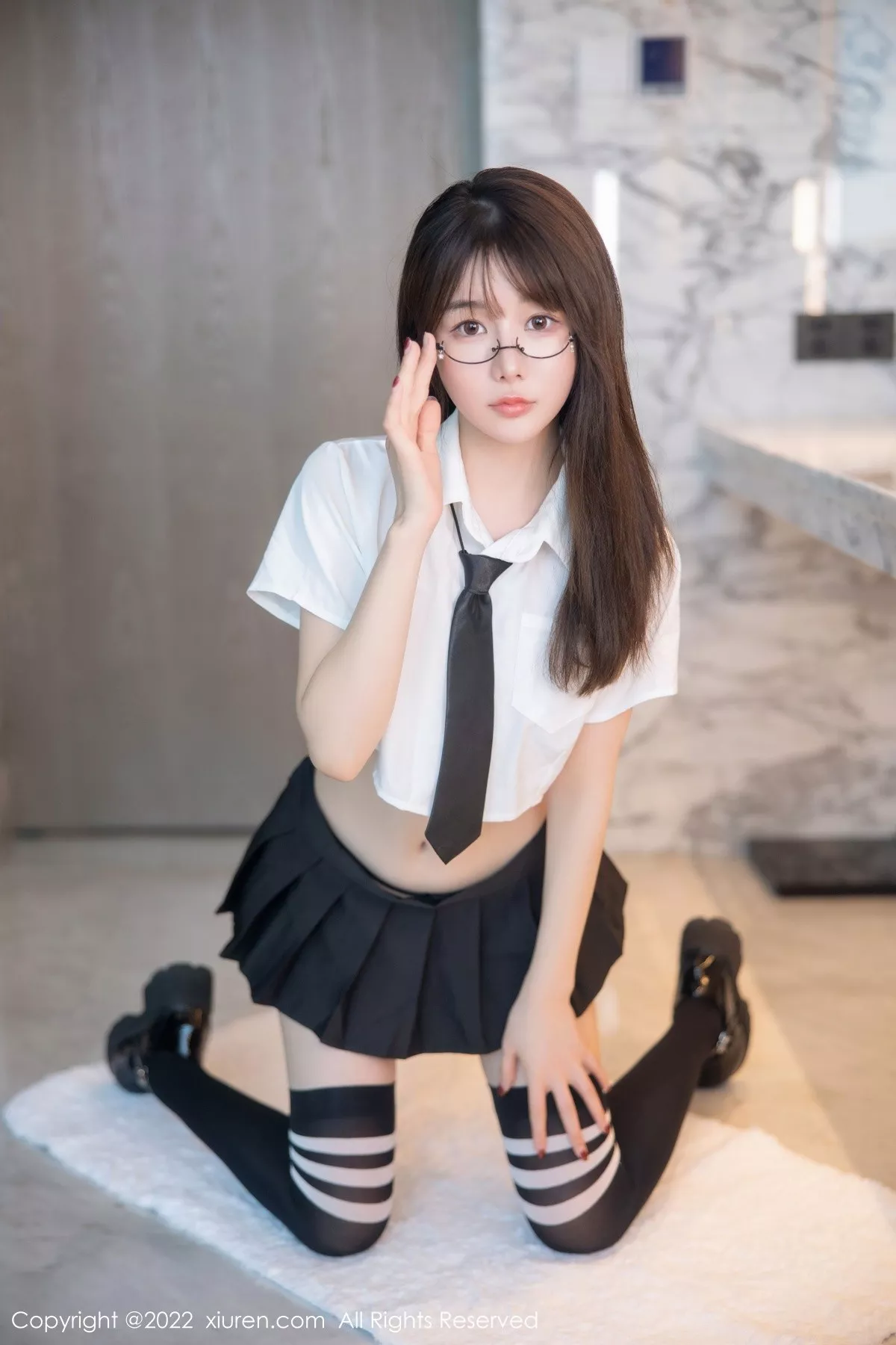 秀人集.com_[XiuRen秀人网]No.5365_模特婠婠么性感学妹制服白色短T配黑短裙秀曼妙身姿诱惑写真98P