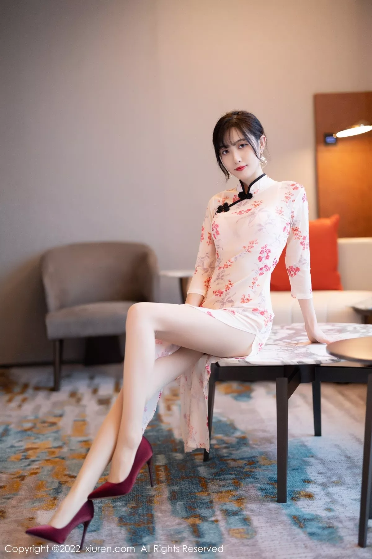 秀人集.com_[XiuRen秀人网]No.5366_模特林星阑厦门旅拍脱轻透旗袍露蕾丝内衣配超薄肉丝诱惑写真84P