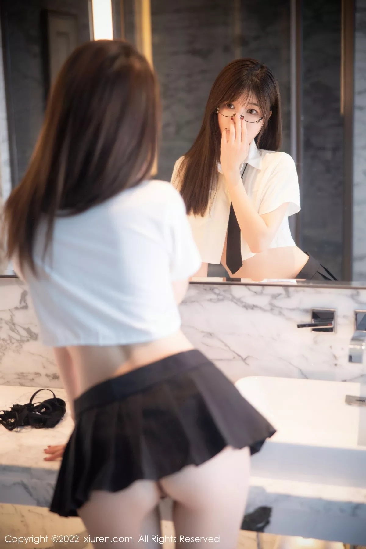 秀人集.com_[XiuRen秀人网]No.5365_模特婠婠么性感学妹制服白色短T配黑短裙秀曼妙身姿诱惑写真98P