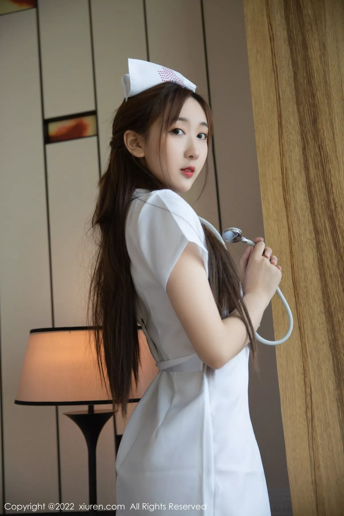 秀人集.com_[XiuRen秀人网]No.5375_模特江真真性感白色护士服饰配超薄开档无内肉丝惹火诱惑写真71P