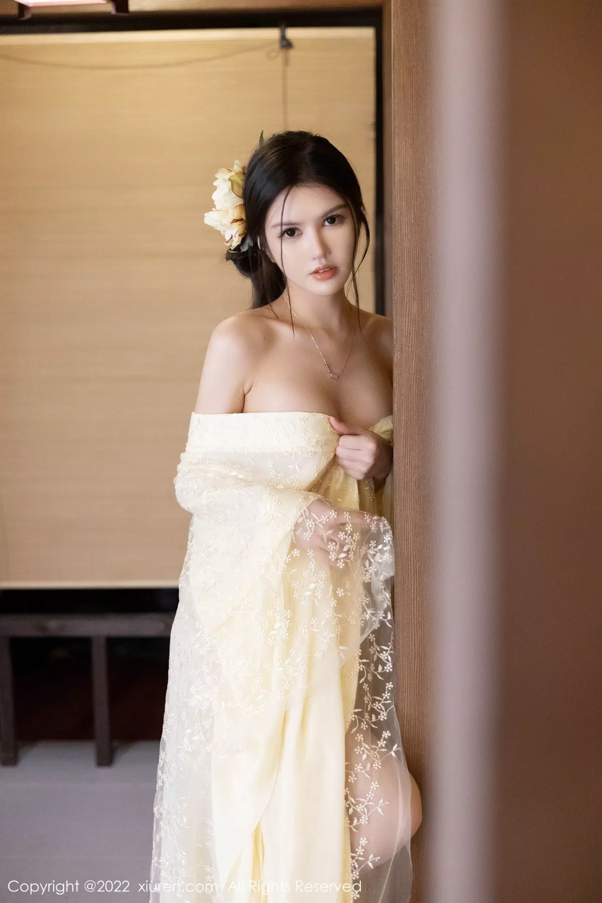 秀人集.com_[XiuRen秀人网]No.5387_模特媛媛酱belle淡黄轻透古装服配超薄肉丝秀惹火身材诱惑写真60P