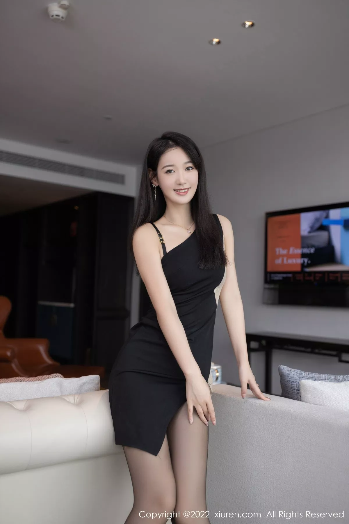 秀人集.com_[XiuRen秀人网]No.5404_模特唐安琪脱吊带连衣长裙露黑色蕾丝内衣配超薄黑丝诱惑写真83P