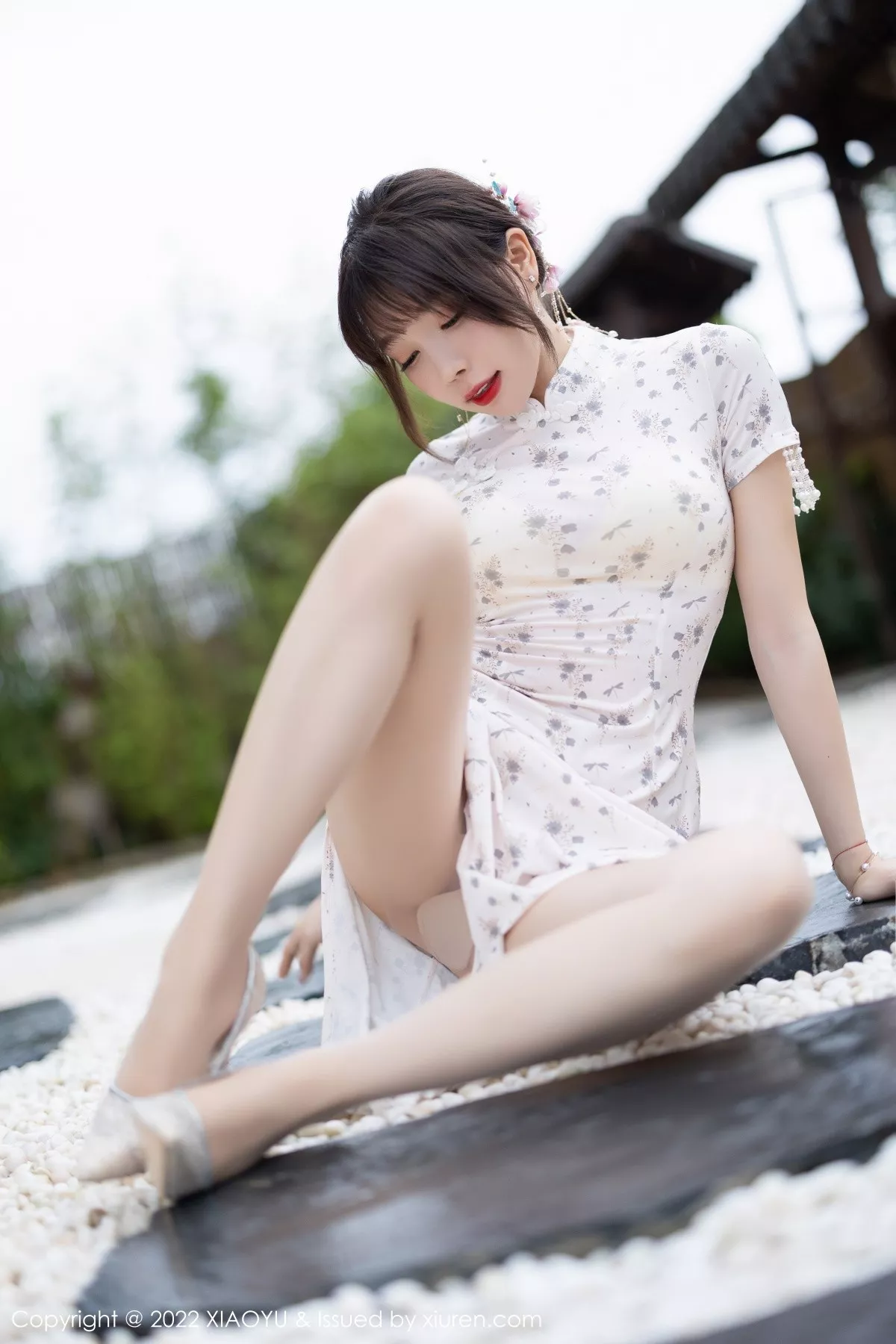 秀人集.com_[XiaoYu画语界]Vol.838_女神徐莉芝Booty户外性感浅色旗袍+白色网纱服饰完美诱惑写真86P
