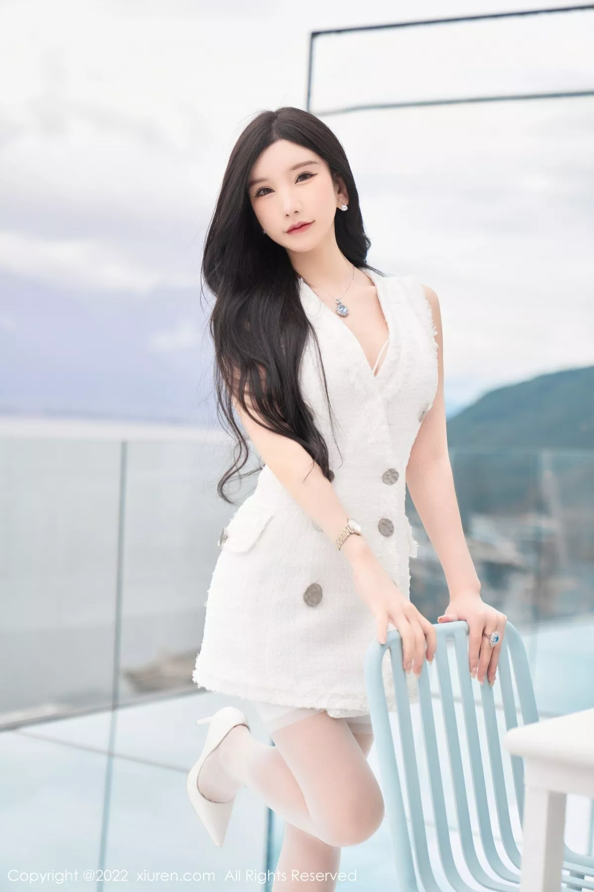 秀人集.com_[XiuRen秀人网]No.5418_女神周于希Sally心愿旅拍脱白色外衣露白色蕾丝内衣诱惑写真73P