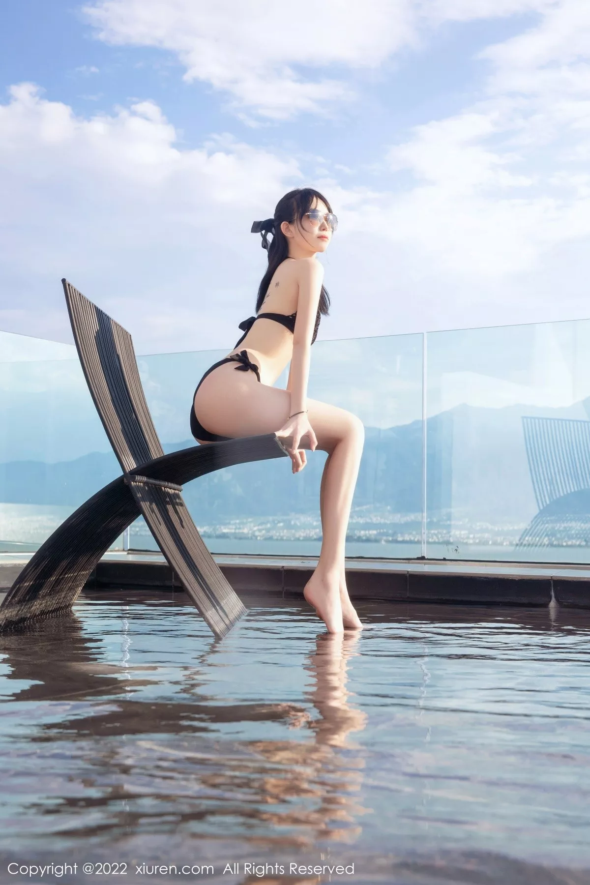 秀人集.com_[XiuRen秀人网]No.5422_模特奶瓶大理旅拍泳池性感黑色比基尼秀曼妙身姿迷人诱惑写真75P