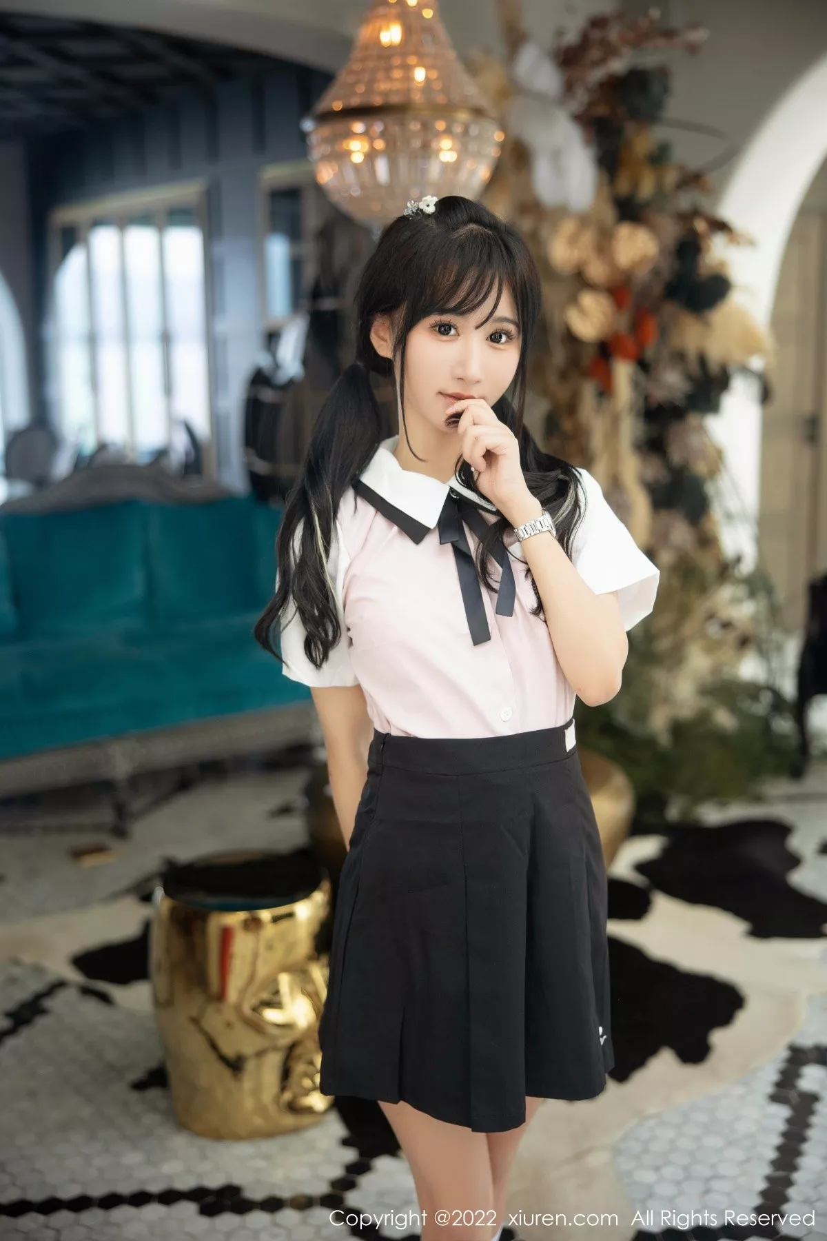 秀人集.com_[XiuRen秀人网]No.5443_女神小果冻儿大理旅拍性感白T配黑短裙露粉色内衣迷人诱惑写真99P