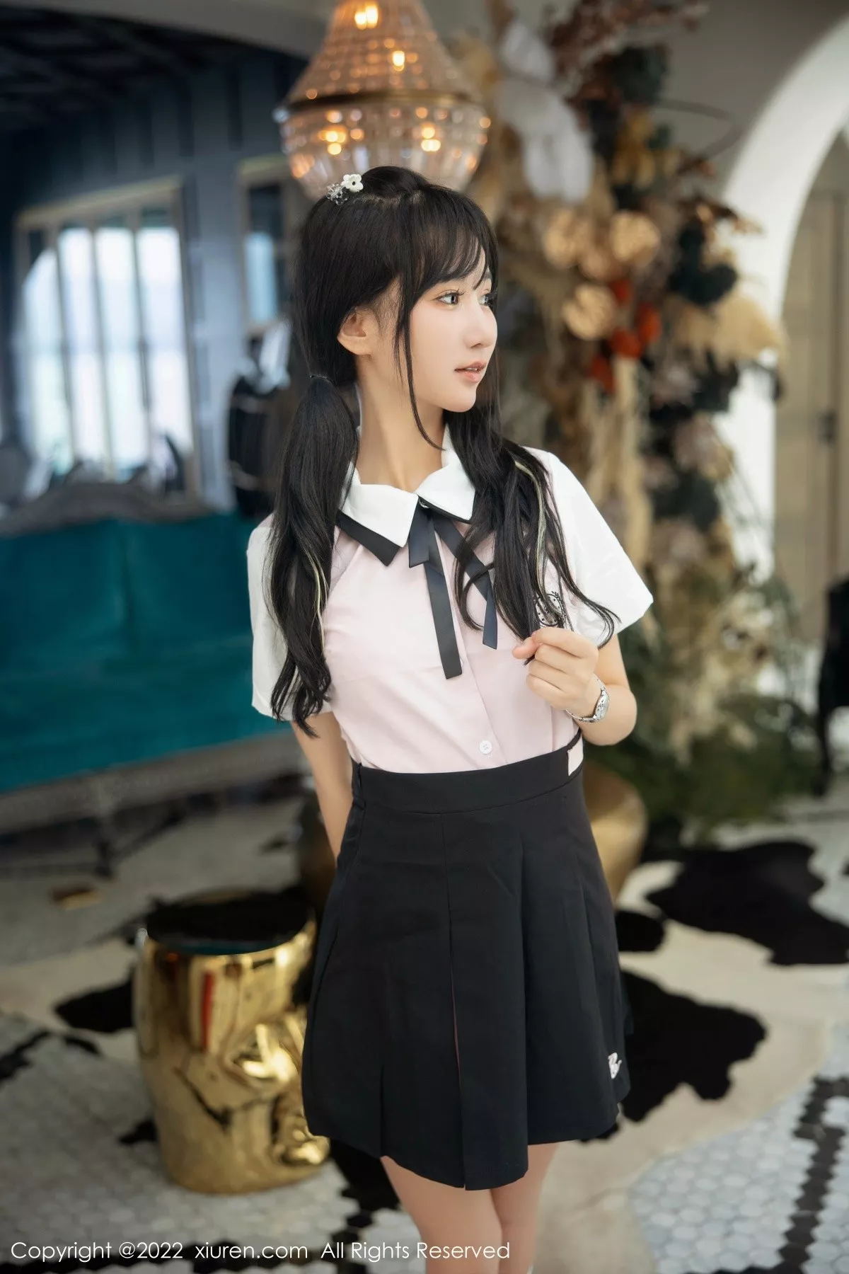 秀人集.com_[XiuRen秀人网]No.5443_女神小果冻儿大理旅拍性感白T配黑短裙露粉色内衣迷人诱惑写真99P