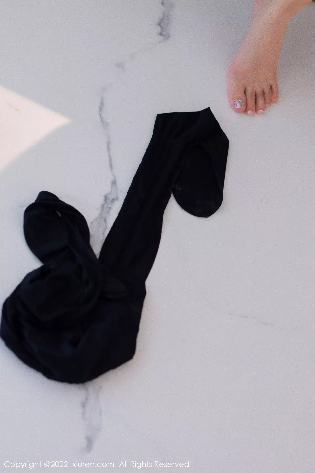 秀人集.com_[XiuRen秀人网]No.5449_模特laura阿姣私房浴室黑色吊带连衣短裙配超薄黑丝诱惑写真60P