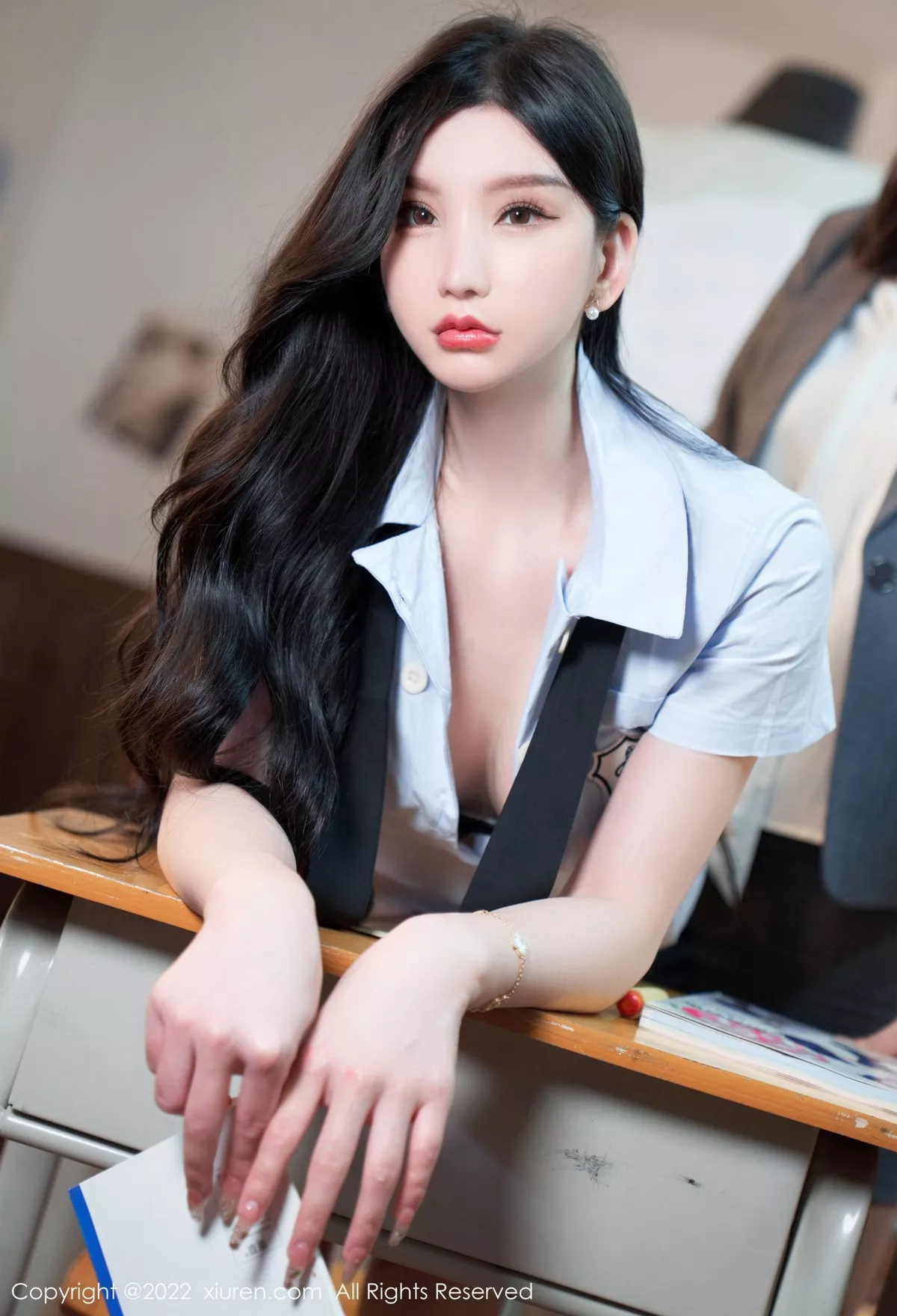 秀人集.com_[XiuRen秀人网]No.5452_女神周于希Sally学妹装扮半脱露黑色蕾丝边内衣撩人诱惑写真76P