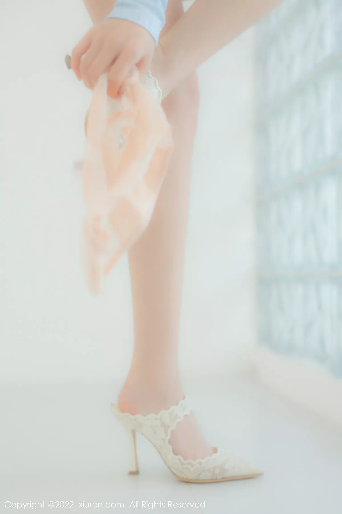 秀人集.com_[XiuRen秀人网]No.5453_模特小麦是只喵大理旅拍私房性感灰色短裙露浑圆翘臀诱惑写真96P