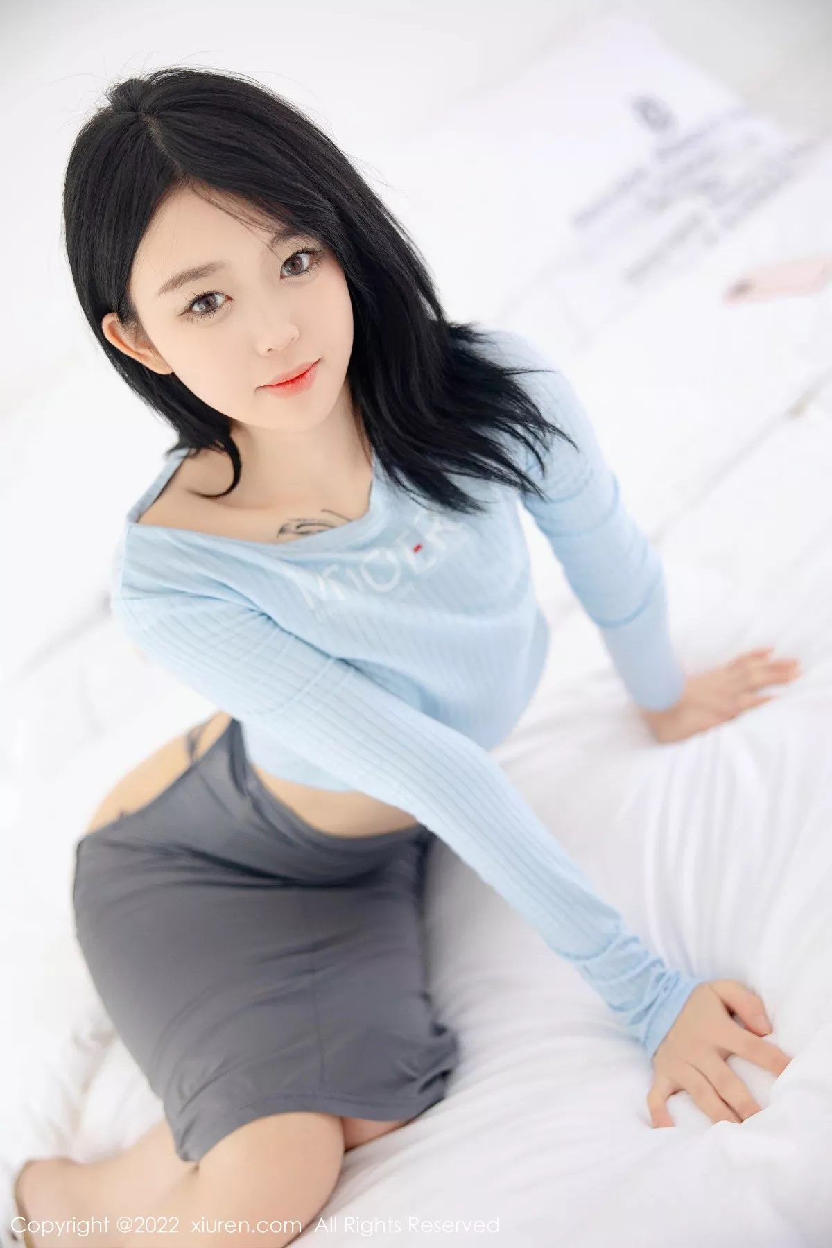 秀人集.com_[XiuRen秀人网]No.5453_模特小麦是只喵大理旅拍私房性感灰色短裙露浑圆翘臀诱惑写真96P