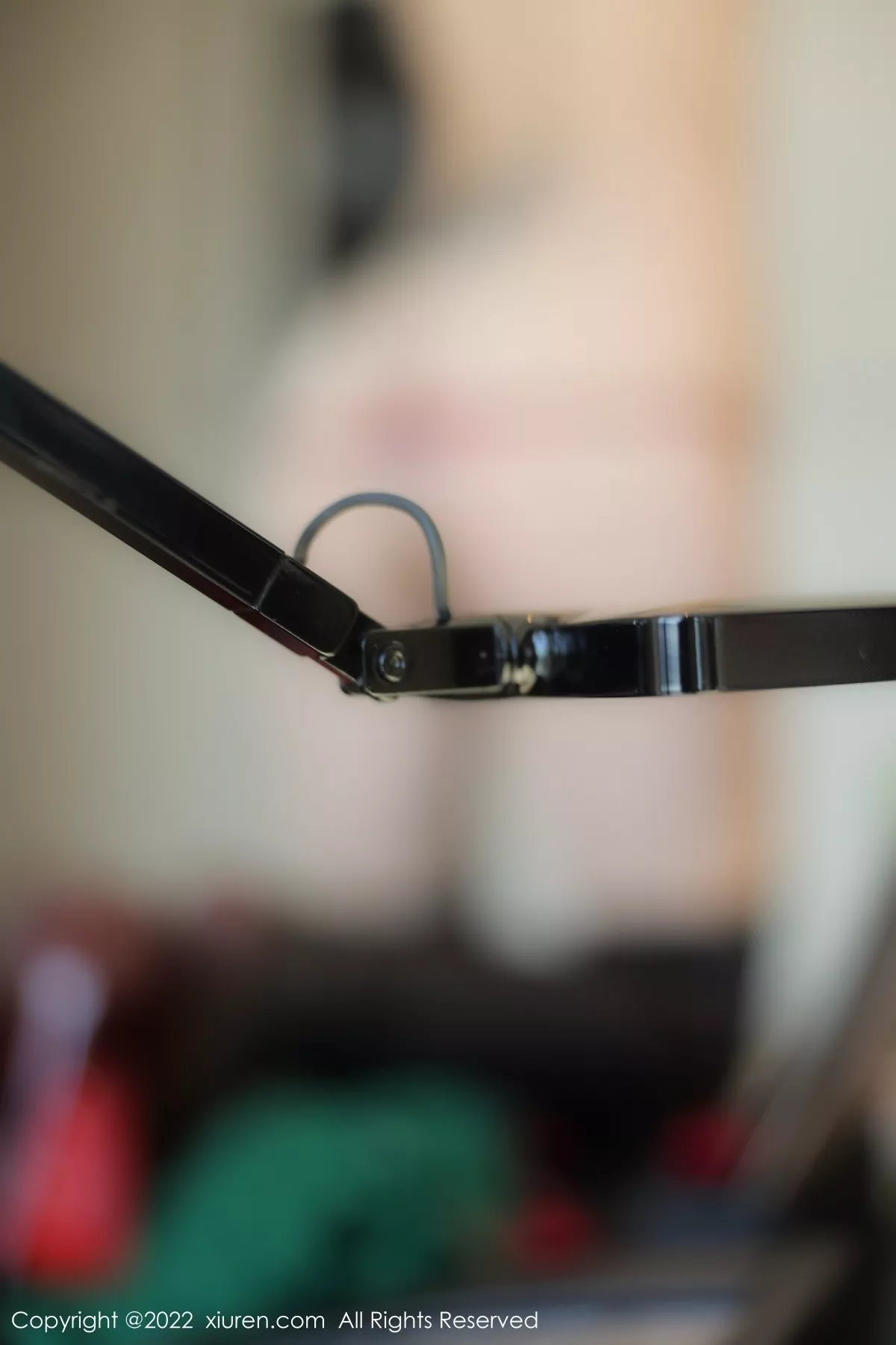 秀人集.com_[XiuRen秀人网]No.5455_模特美七Mia西双版纳旅拍露肩短装配黑短裙秀惹火身材诱惑写真75P