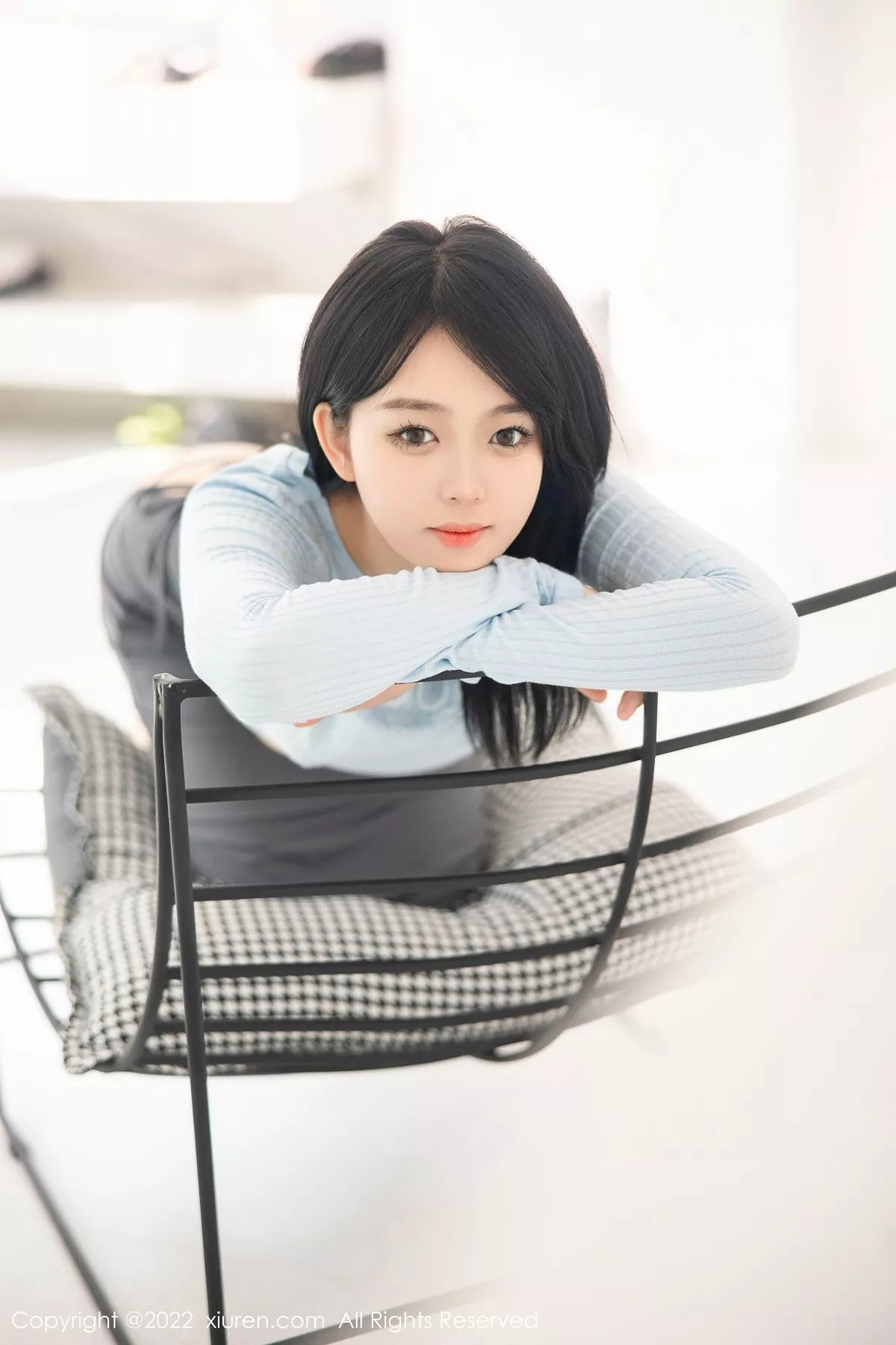 秀人集.com_[XiuRen秀人网]No.5453_模特小麦是只喵大理旅拍私房性感灰色短裙露浑圆翘臀诱惑写真96P