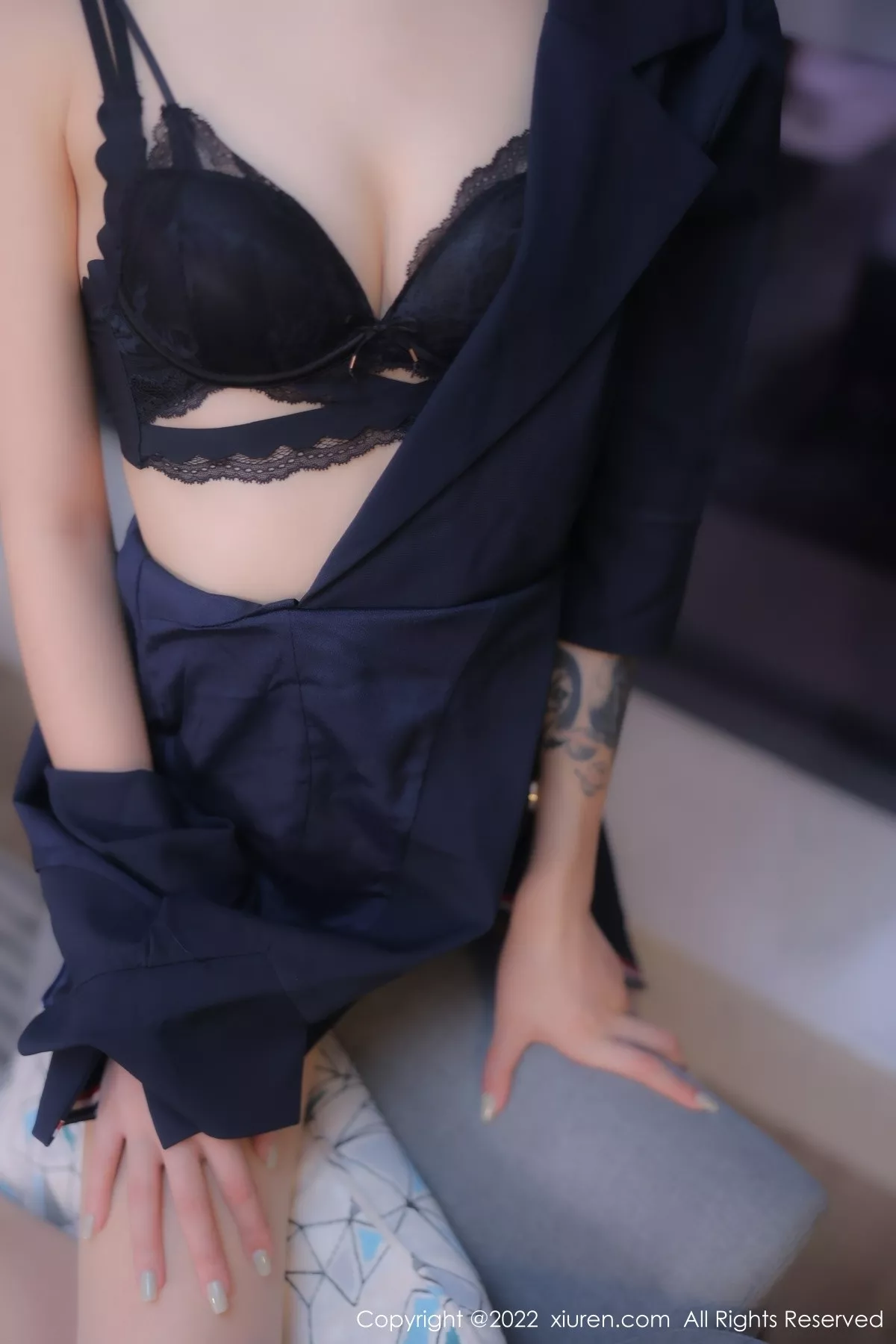 秀人集.com_[XiuRen秀人网]No.5329_模特77qiqi私房半脱露性感蓝色蕾丝内衣配超薄肉丝完美诱惑写真98P