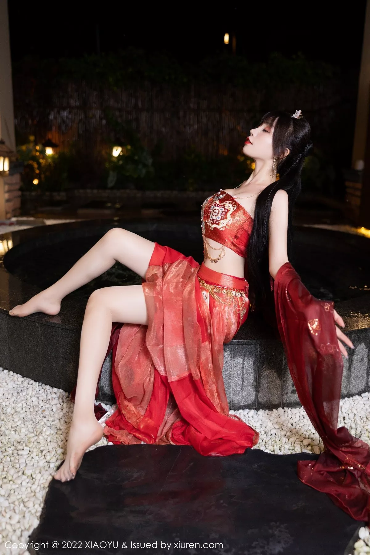 秀人集.com_[XiaoYu画语界]Vol.827_女神徐莉芝Booty泳池性感红色轻透古装服饰秀完美身材诱惑写真70P