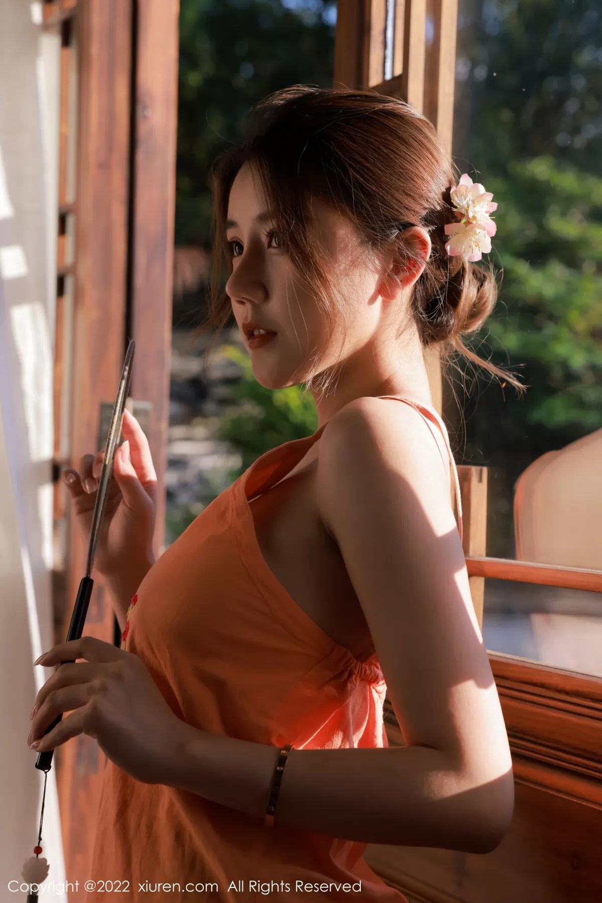 秀人集.com_[XiuRen秀人网]No.5334_模特Sugar糖酒酒澳门旅拍性感橙色吊带配无内肉丝惹火诱惑写真55P