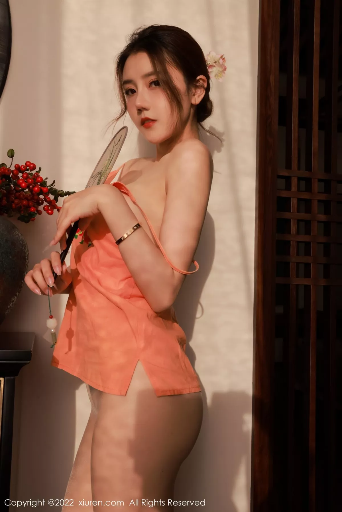 秀人集.com_[XiuRen秀人网]No.5334_模特Sugar糖酒酒澳门旅拍性感橙色吊带配无内肉丝惹火诱惑写真55P