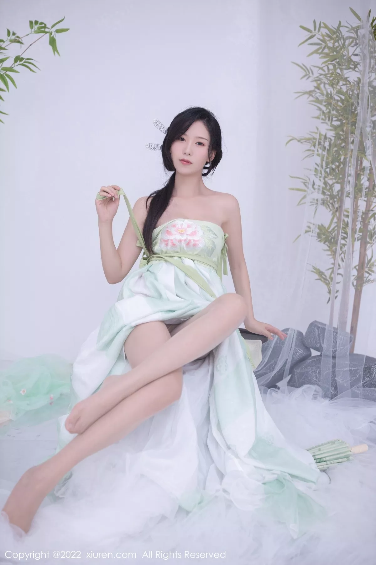 秀人集.com_[XiuRen秀人网]No.5345_模特利世私房性感淡绿色轻透古装服饰透视秀火辣身材诱惑写真72P