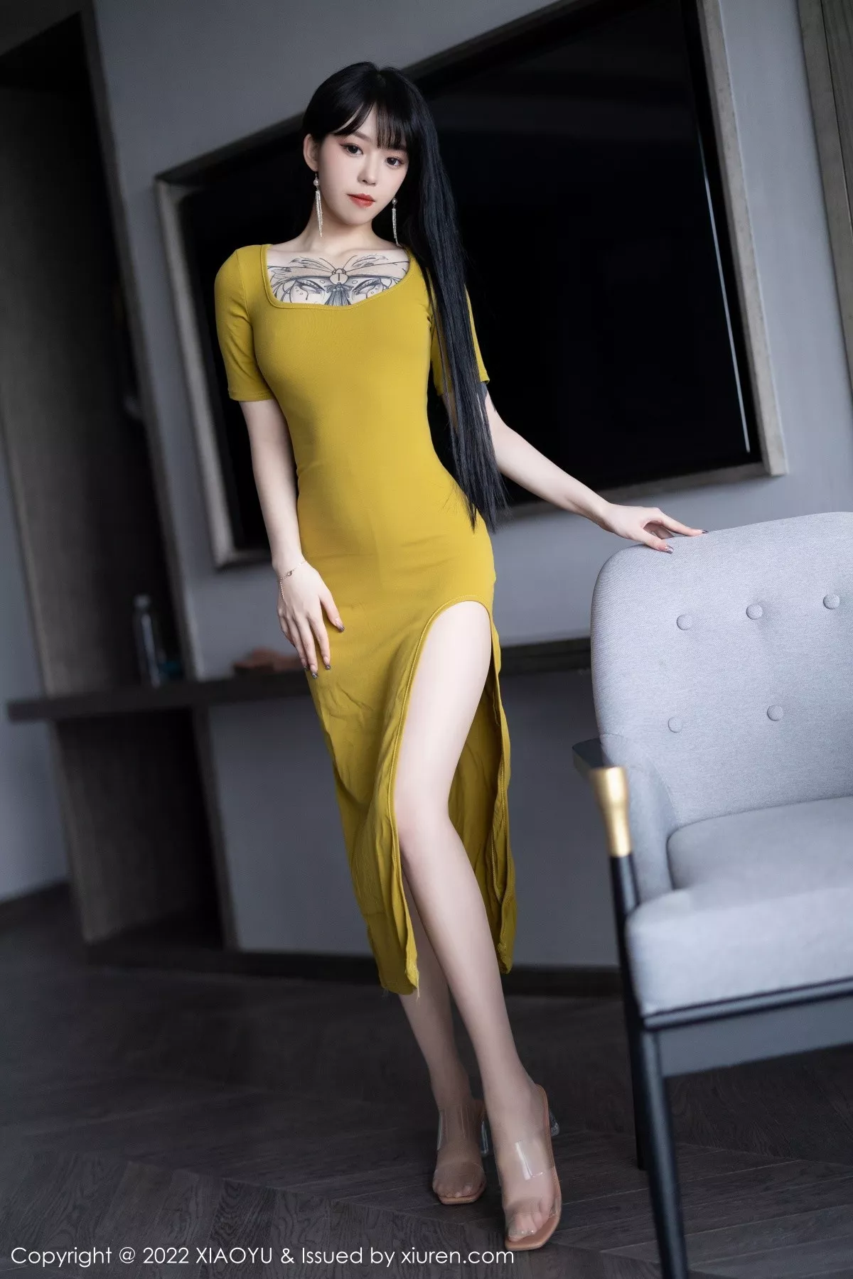 秀人集.com_[XiaoYu画语界]Vol.829_模特奶瓶私房淡蓝围裙配超薄白丝半脱露丁字裤秀翘臀诱惑写真0P