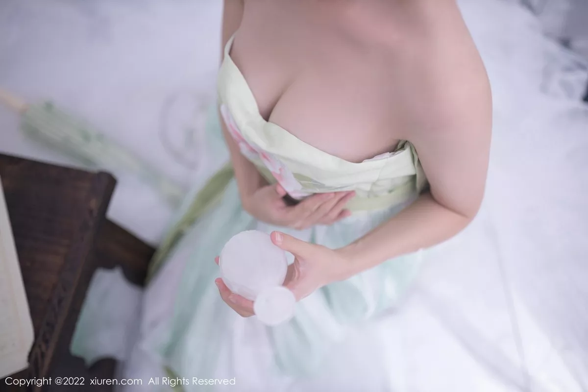 秀人集.com_[XiuRen秀人网]No.5345_模特利世私房性感淡绿色轻透古装服饰透视秀火辣身材诱惑写真72P