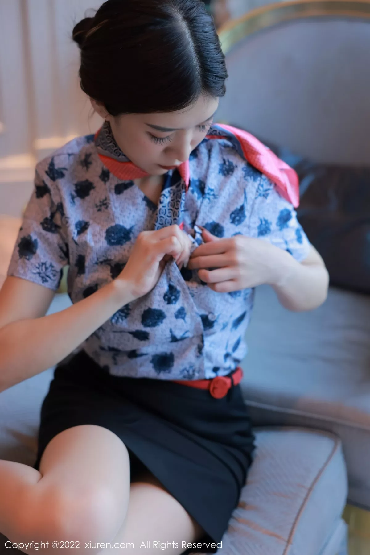 秀人集.com_[XiuRen秀人网]No.5349_模特hebe韩心雨澳门旅拍空姐制服露蕾丝内衣超薄肉丝诱惑写真56P