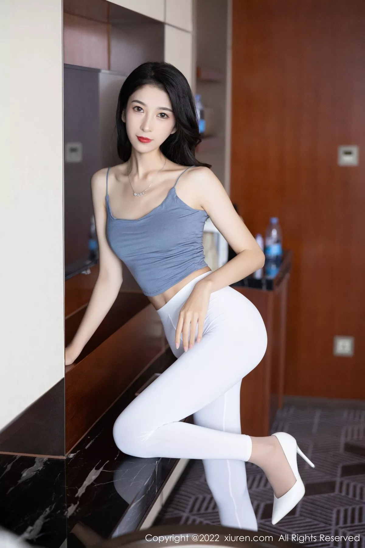 秀人集.com_[XiuRen秀人网]No.5351_模特林乐一性感蓝色收身衣配轻透白色长裤秀苗条身材诱惑写真76P