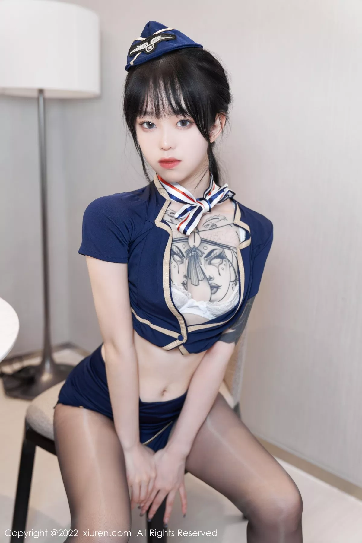 秀人集.com_[XiuRen秀人网]No.5352_模特奶瓶脱性感蓝色服饰露白色蕾丝内衣超薄黑丝撩人诱惑写真60P