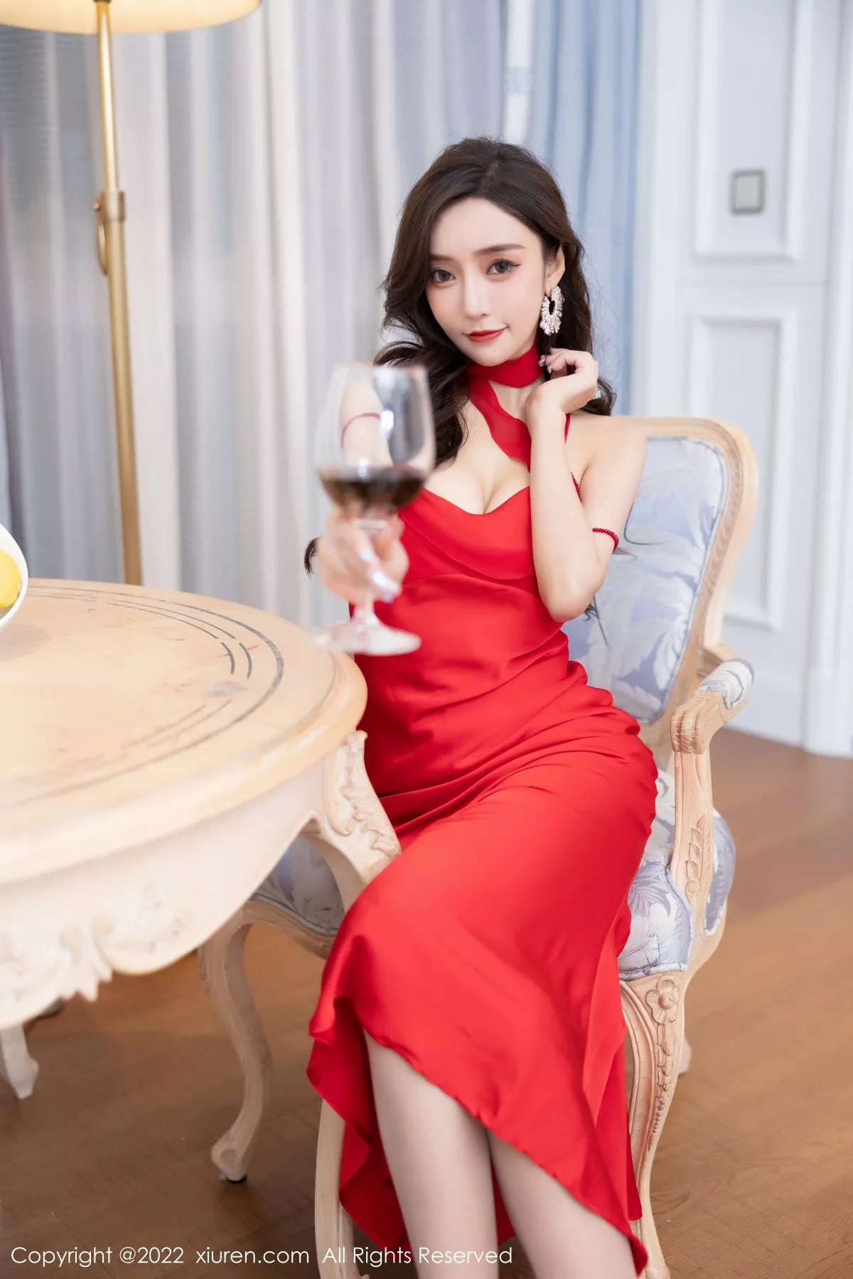 秀人集.com_[XiuRen秀人网]No.5470_女神王馨瑶yanni脱性感红色礼裙露金色条纹内衣完美诱惑写真78P