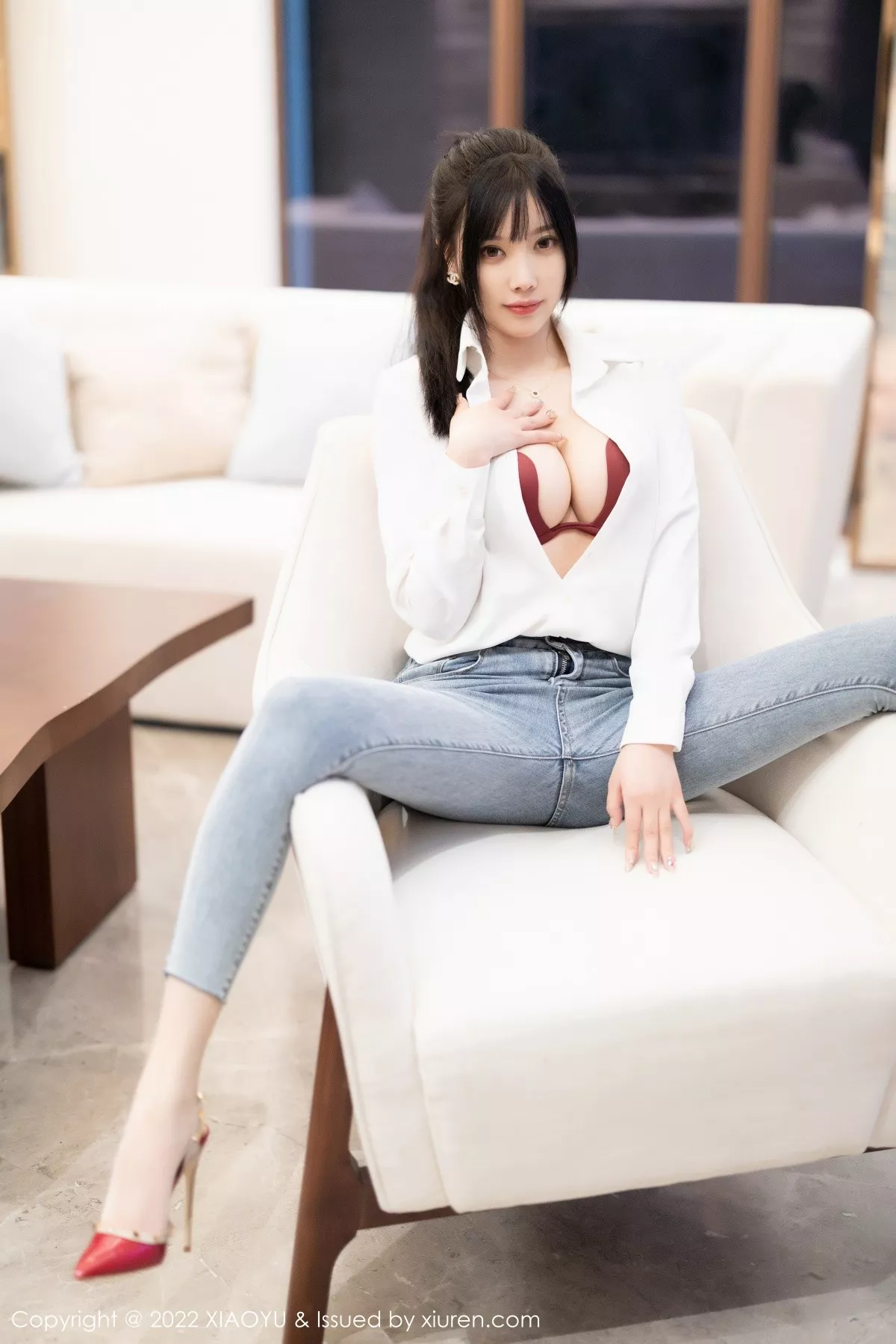 秀人集.com_[XiaoYu画语界]Vol.846_女神杨晨晨Yome性感白T配牛仔裤露红色内衣超薄肉丝诱惑写真85P