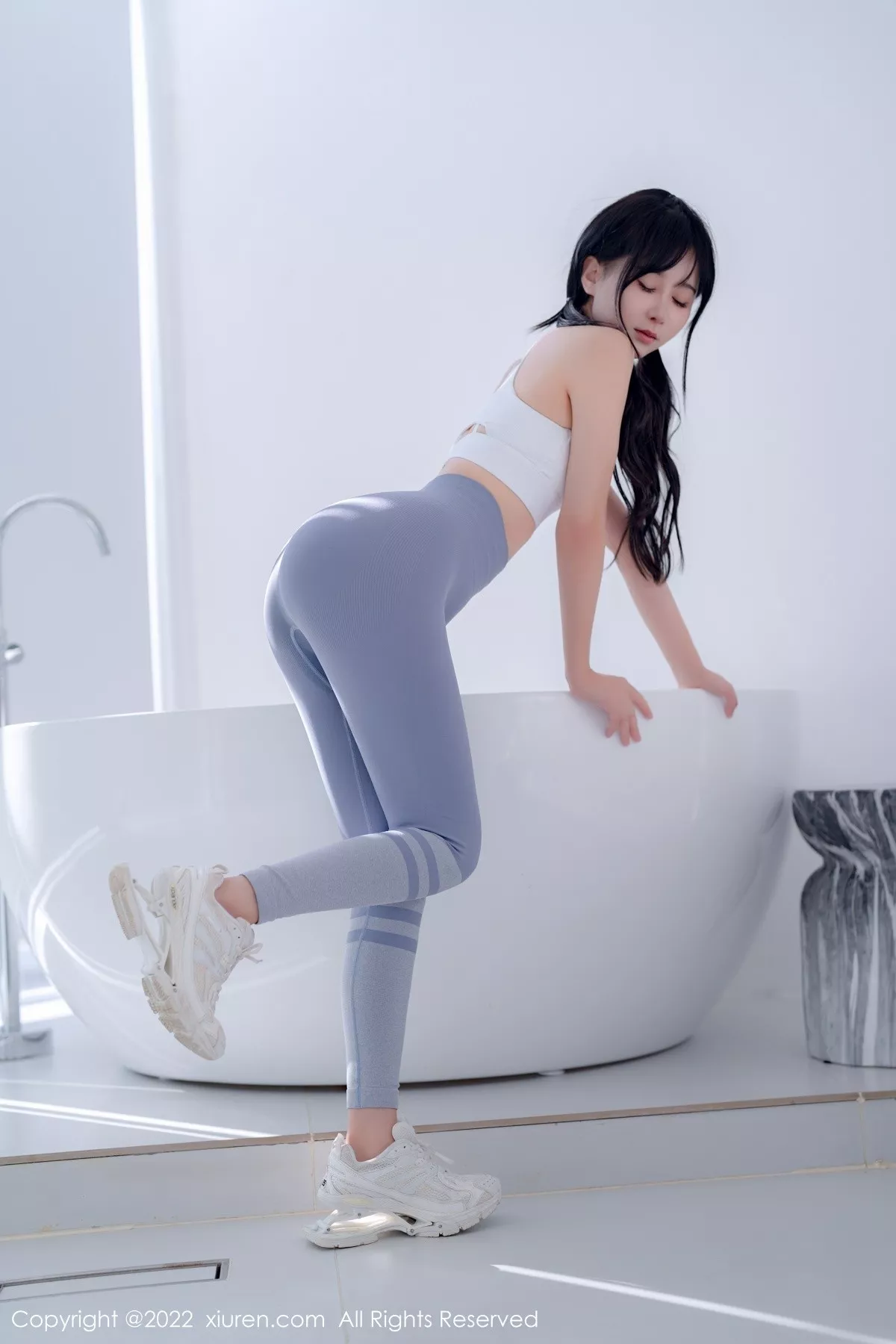 秀人集.com_[XiuRen秀人网]No.5463_女神小果冻儿大理旅拍私房性感运动服紧身秀完美身材诱惑写真55P