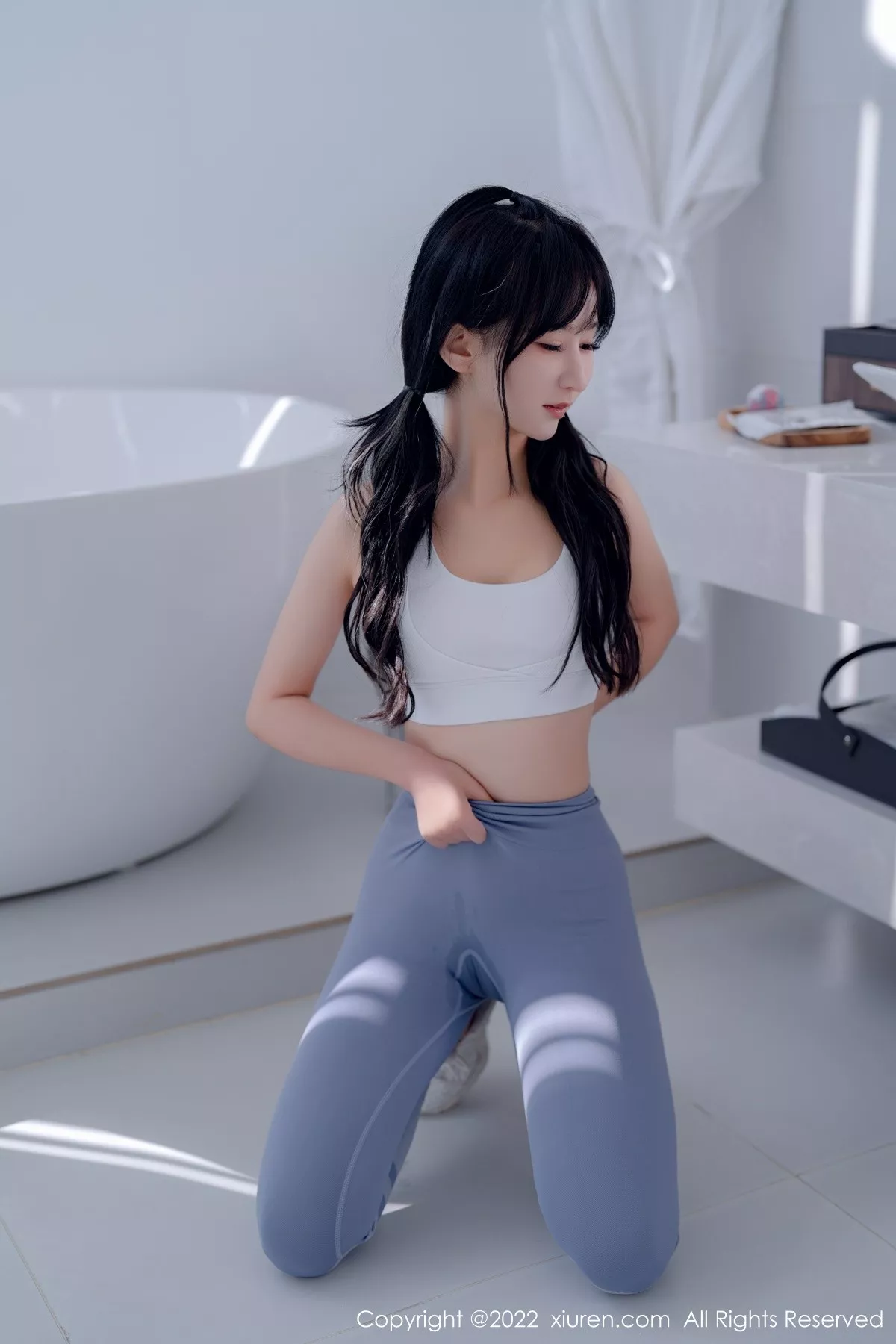 秀人集.com_[XiuRen秀人网]No.5463_女神小果冻儿大理旅拍私房性感运动服紧身秀完美身材诱惑写真55P