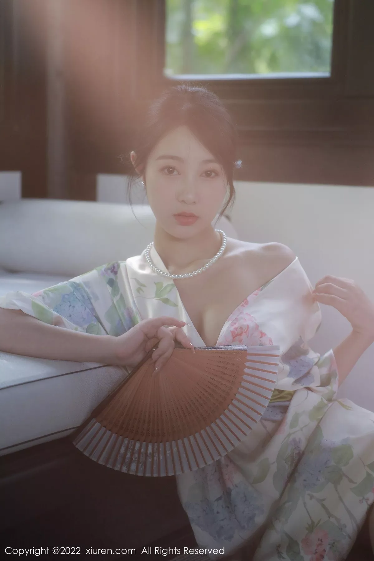 秀人集.com_[XiuRen秀人网]No.5514_模特谢晚晚性感白色带花纹长裙配原色丝袜秀完美身材诱惑写真111P