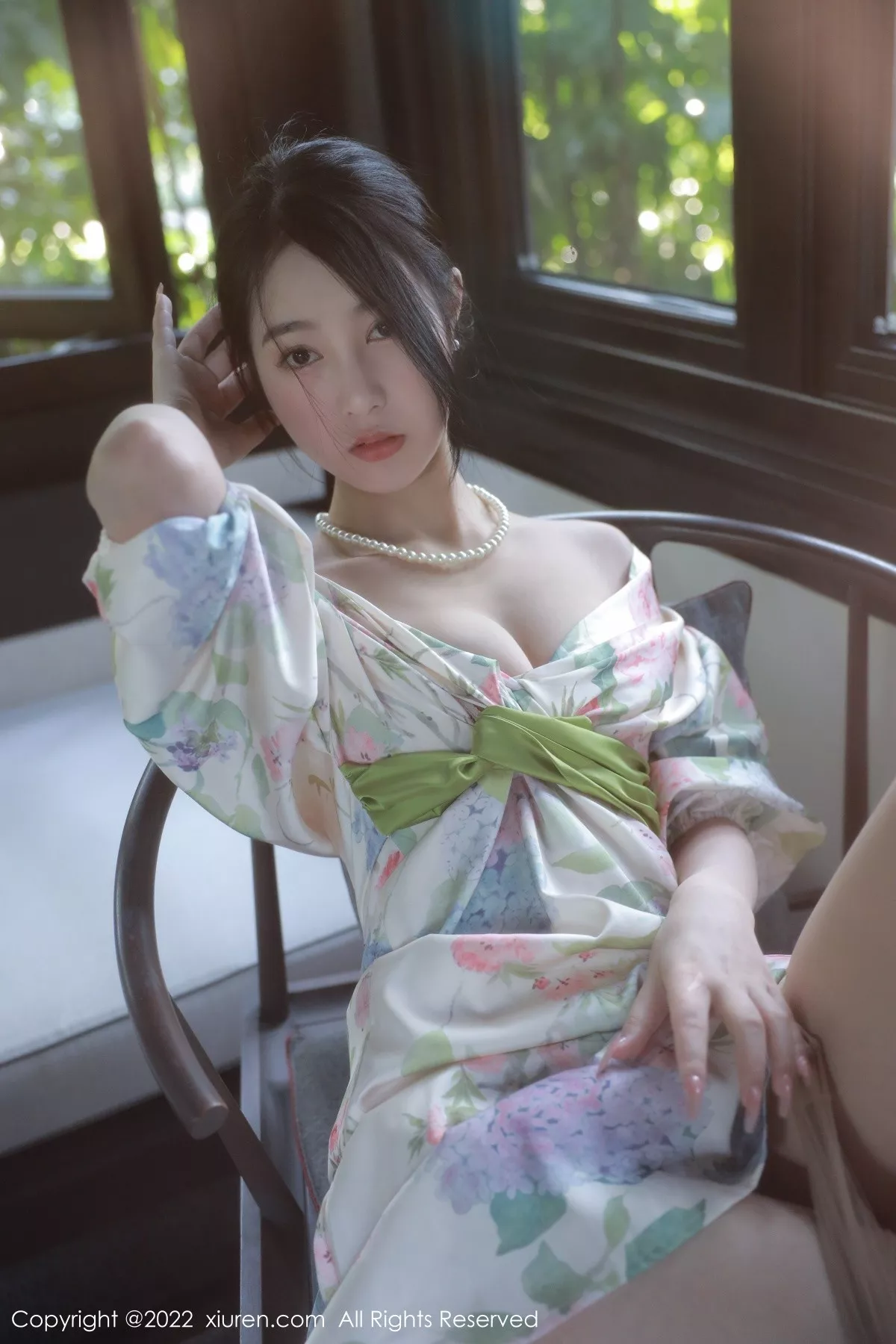 秀人集.com_[XiuRen秀人网]No.5514_模特谢晚晚性感白色带花纹长裙配原色丝袜秀完美身材诱惑写真111P