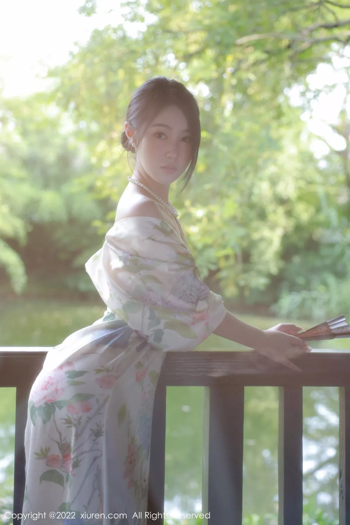 秀人集.com_[XiuRen秀人网]No.5514_模特谢晚晚性感白色带花纹长裙配原色丝袜秀完美身材诱惑写真111P