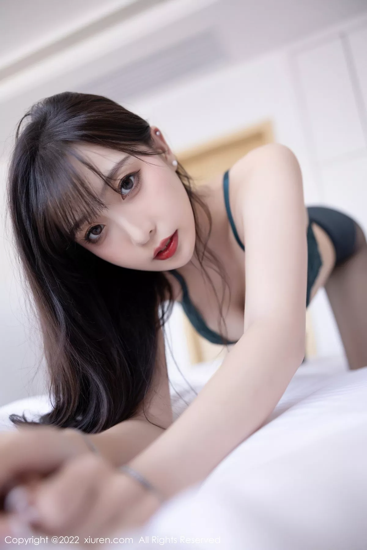 秀人集.com_[XiuRen秀人网]No.5517_模特林星阑脱黑色制服露性感暗绿色蕾丝内衣超薄黑丝诱惑写真88P